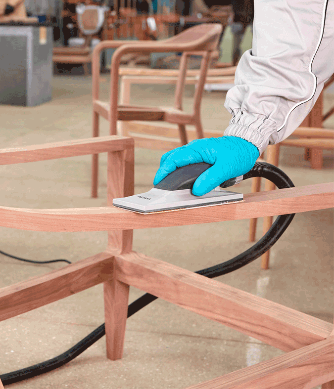 lijado de silla de madera